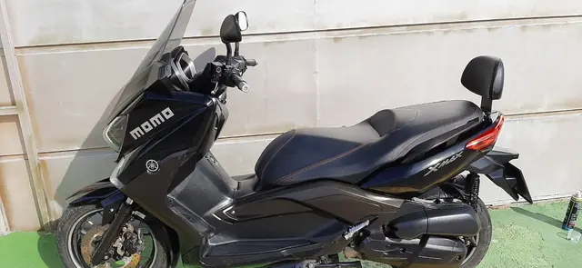 Yamaha X-Max 125 Momo Design