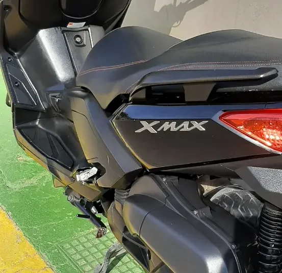 Yamaha X-Max 125 Momo Design